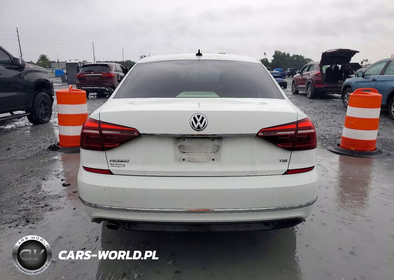 2017 Volkswagen Passat R-Line VIN:1VWDT7A34HC048313 - 6