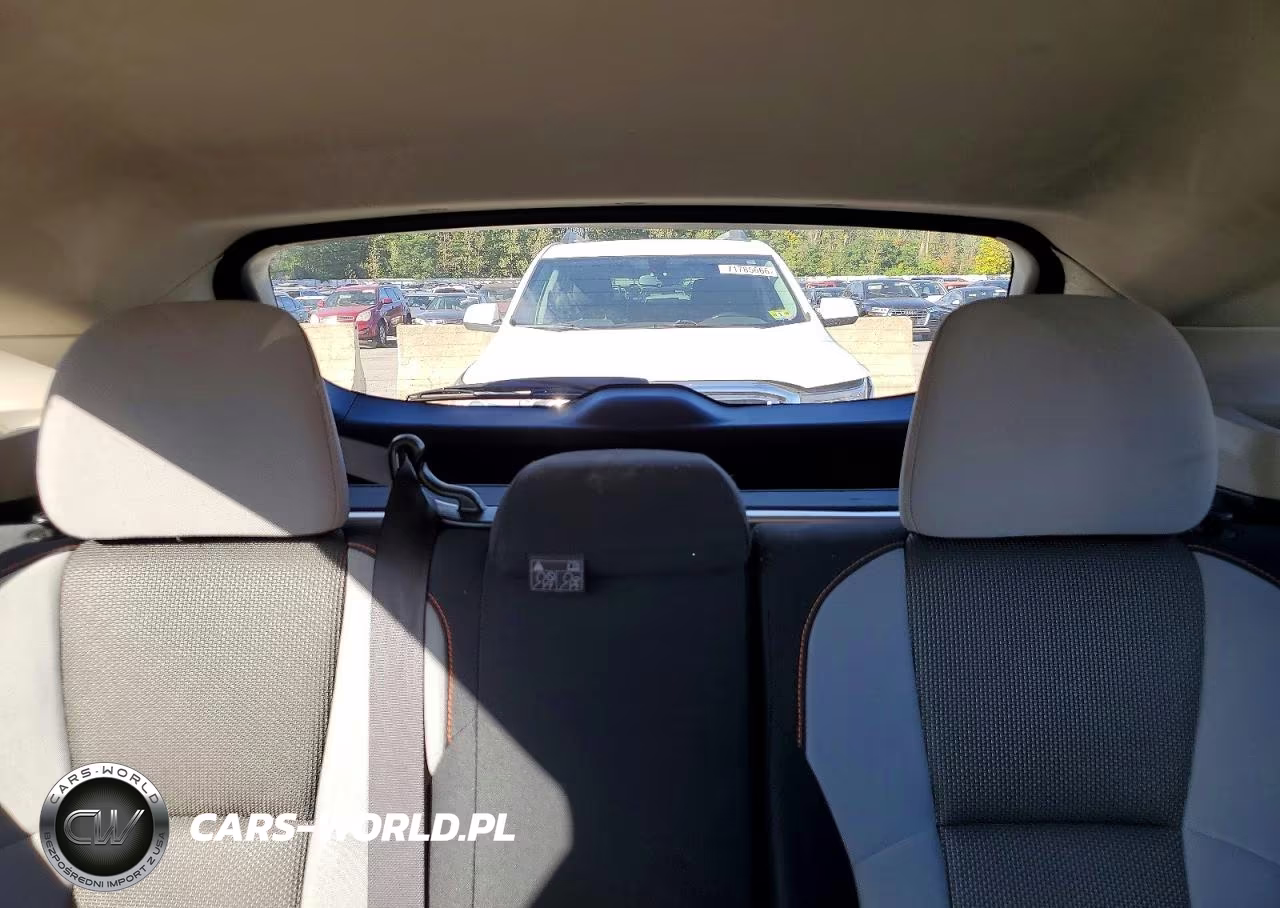 2018 Subaru Crosstrek Premium VIN:JF2GTABC4JH271389 - 10
