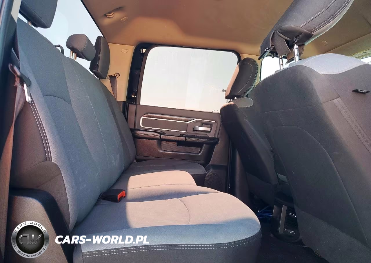 2019 Ram 2500 Big Horn VIN:3C6UR5DL5KG631082 - 10