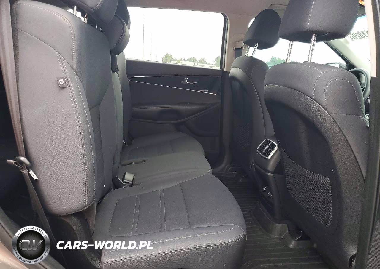 2019 Kia Sorento Lx VIN:5XYPGDA35KG563410 - 11