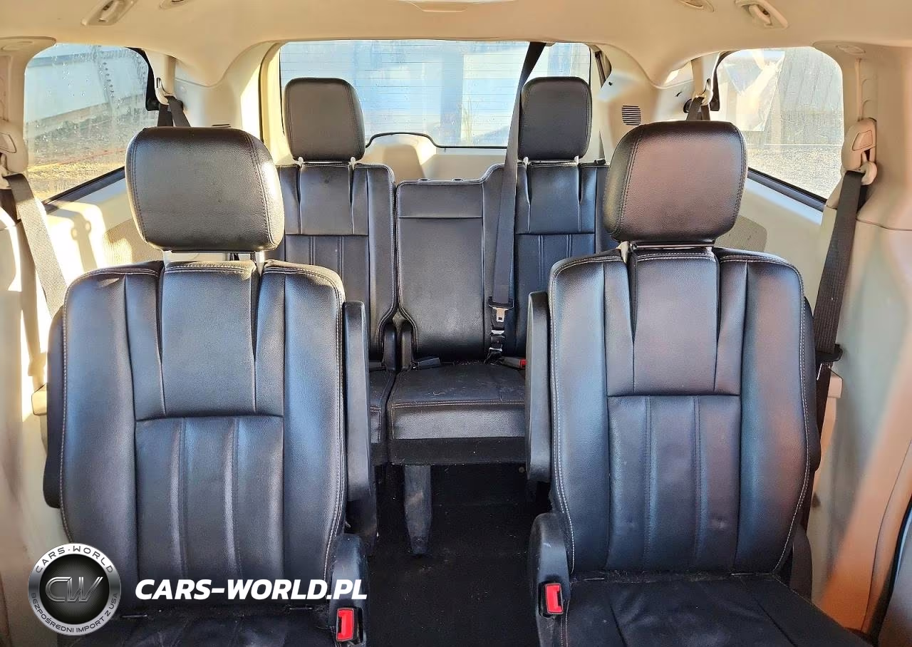 2014 Chrysler Town & Country Touring VIN:2C4RC1BG2ER236239 - 10