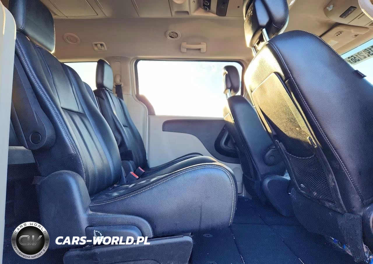 2014 Chrysler Town & Country Touring VIN:2C4RC1BG2ER236239 - 11