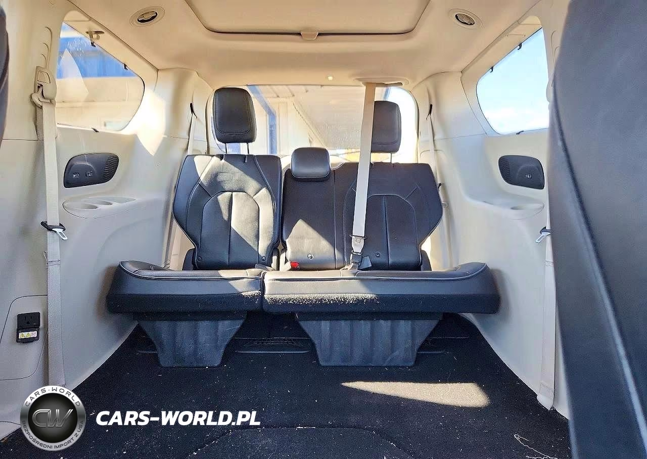 2018 Chrysler Pacifica Limited VIN:2C4RC1GG7JR251788 - 10