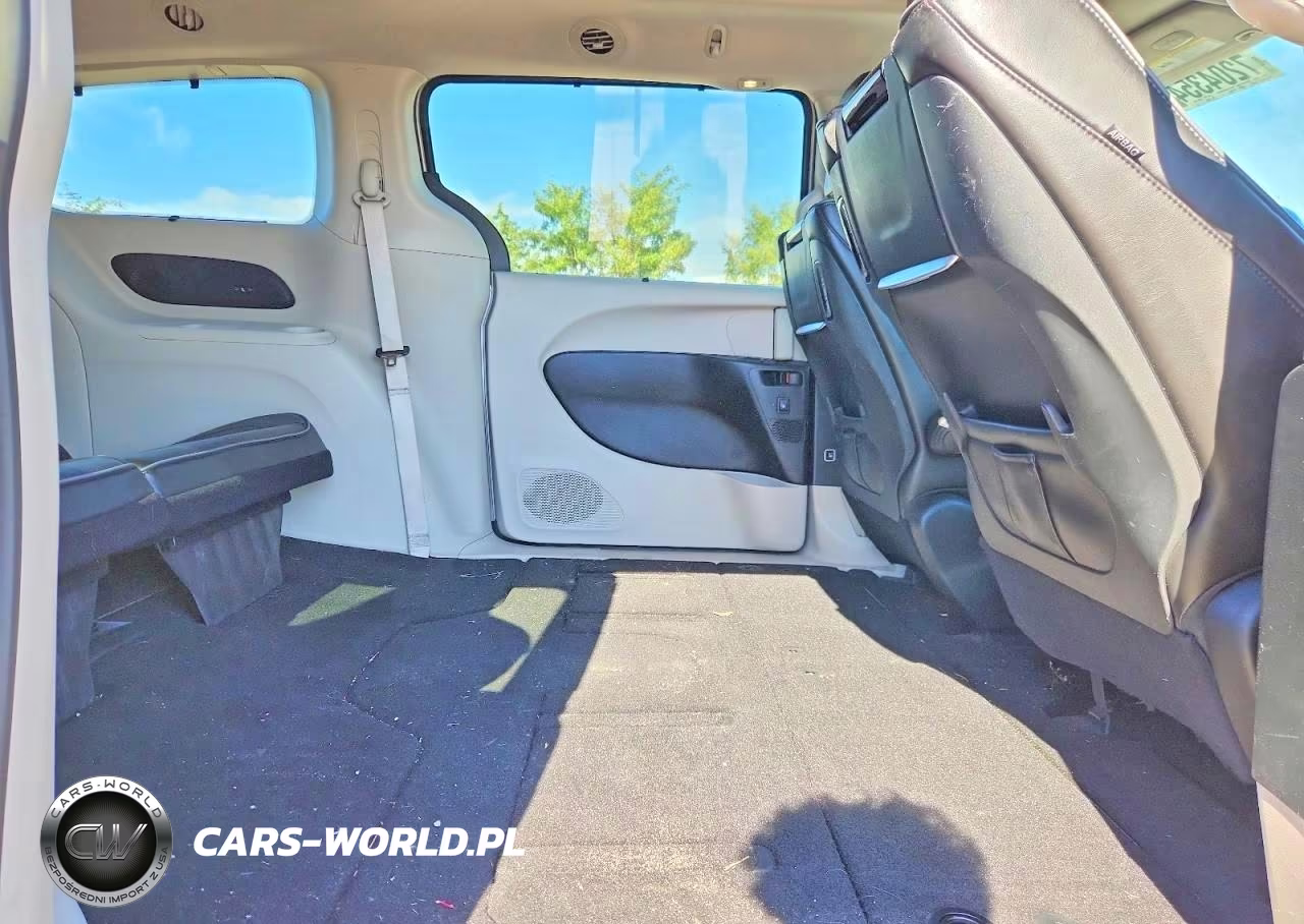 2018 Chrysler Pacifica Limited VIN:2C4RC1GG7JR251788 - 11
