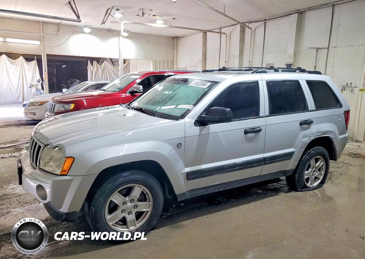 2005 Jeep Grand Cherokee Laredo VIN:1J4HR48N35C702605 - 1