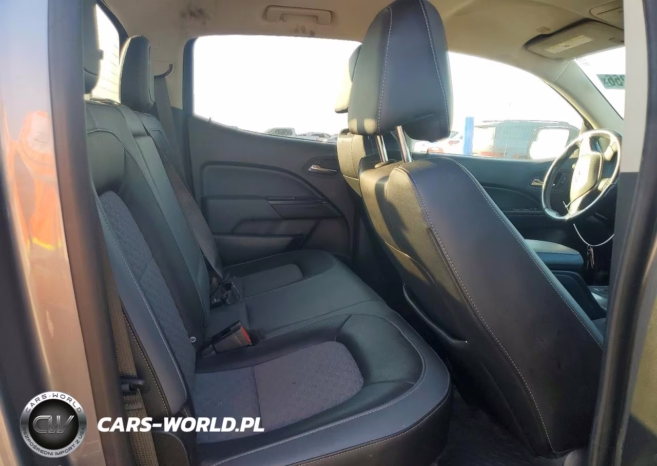2018 Chevrolet Colorado Z71 VIN:1GCGSDEN8J1136912 - 10