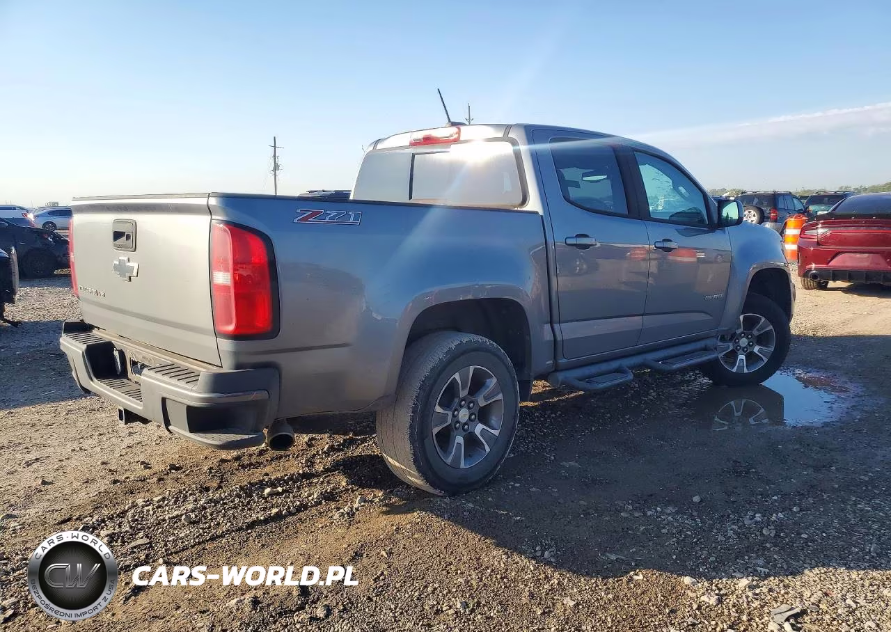 2018 Chevrolet Colorado Z71 VIN:1GCGSDEN8J1136912 - 3