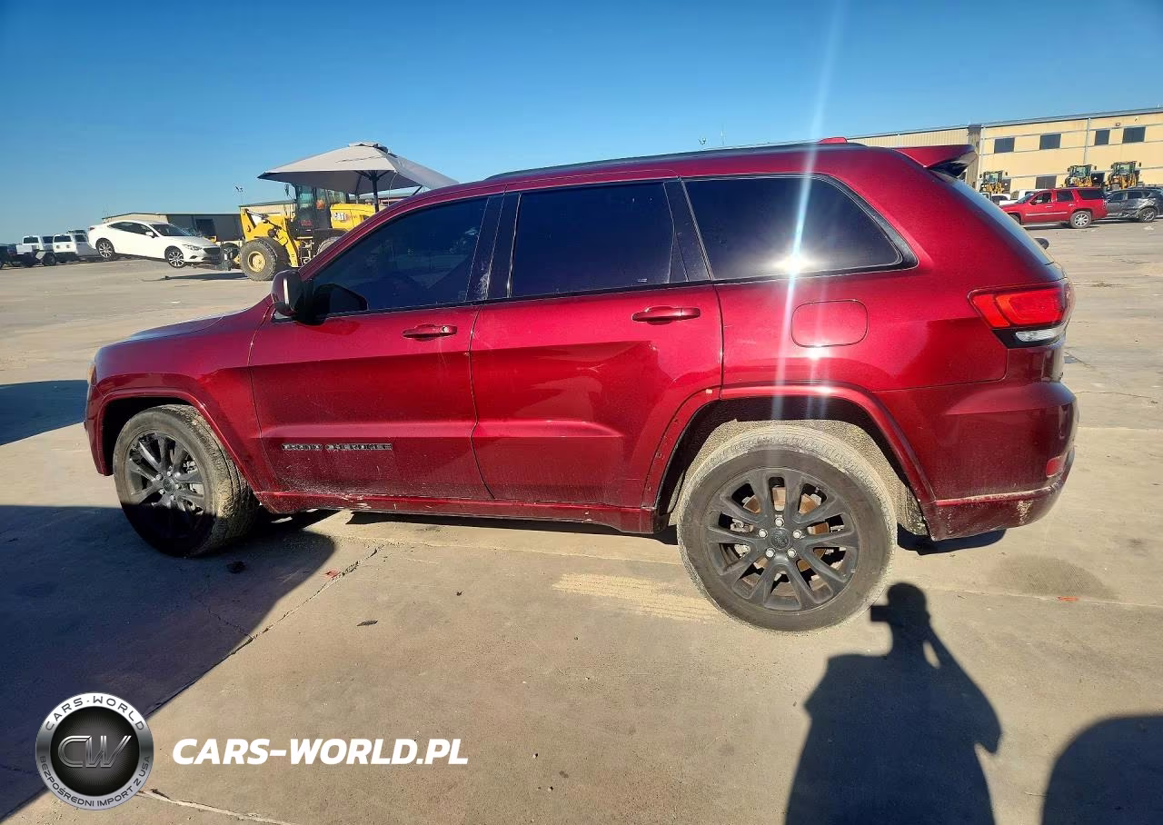 2018 Jeep Grand Cherokee Laredo VIN:1C4RJFAG4JC420797 - 2