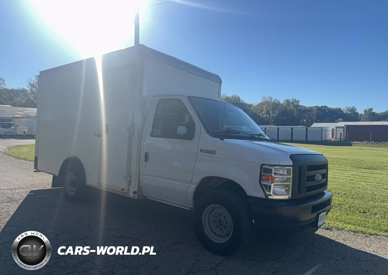 2022 Ford Econoline E350 Super Duty Cutaway Van