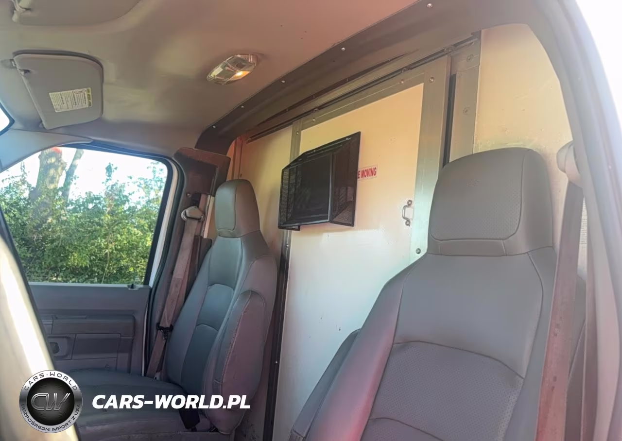 2022 Ford Econoline E350 Super Duty Cutaway Van VIN:1FDWE3FK2NDC29877 - 11