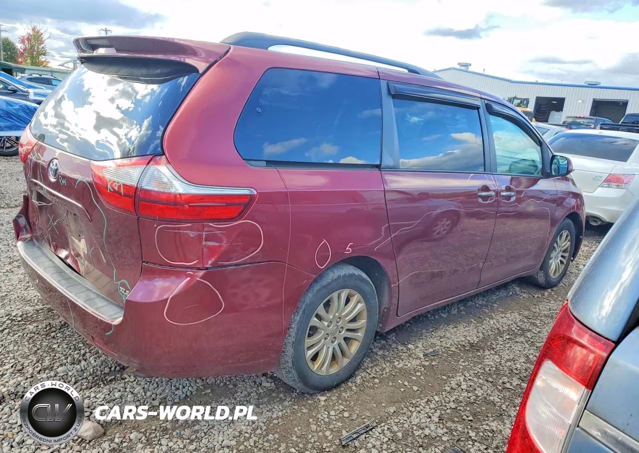 2015 Toyota Sienna Xle 8-Passenger VIN:5TDYK3DC1FS581792 - 3