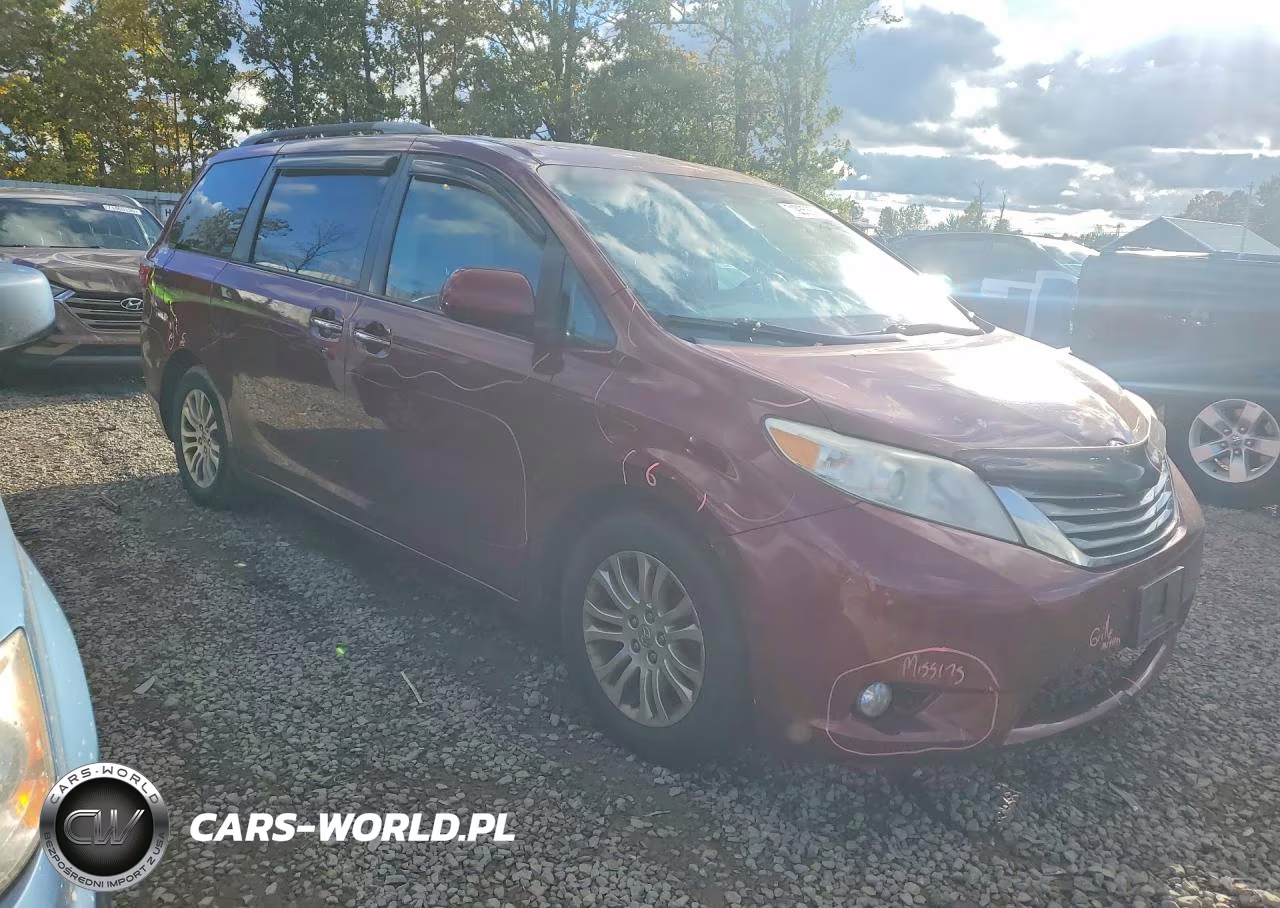 2015 Toyota Sienna Xle 8-Passenger VIN:5TDYK3DC1FS581792 - 4