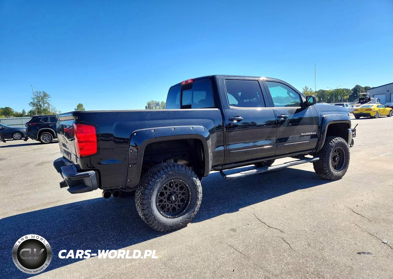 2018 Chevrolet Silverado K1500 Lt VIN:3GCUKREC7JG528991 - 3