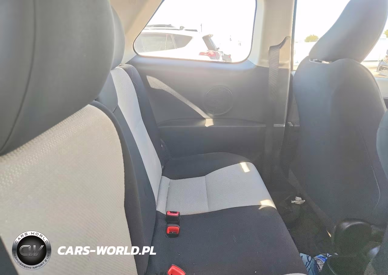 2012 Toyota Yaris 3-Door Le VIN:JTDJTUD35CD501762 - 10