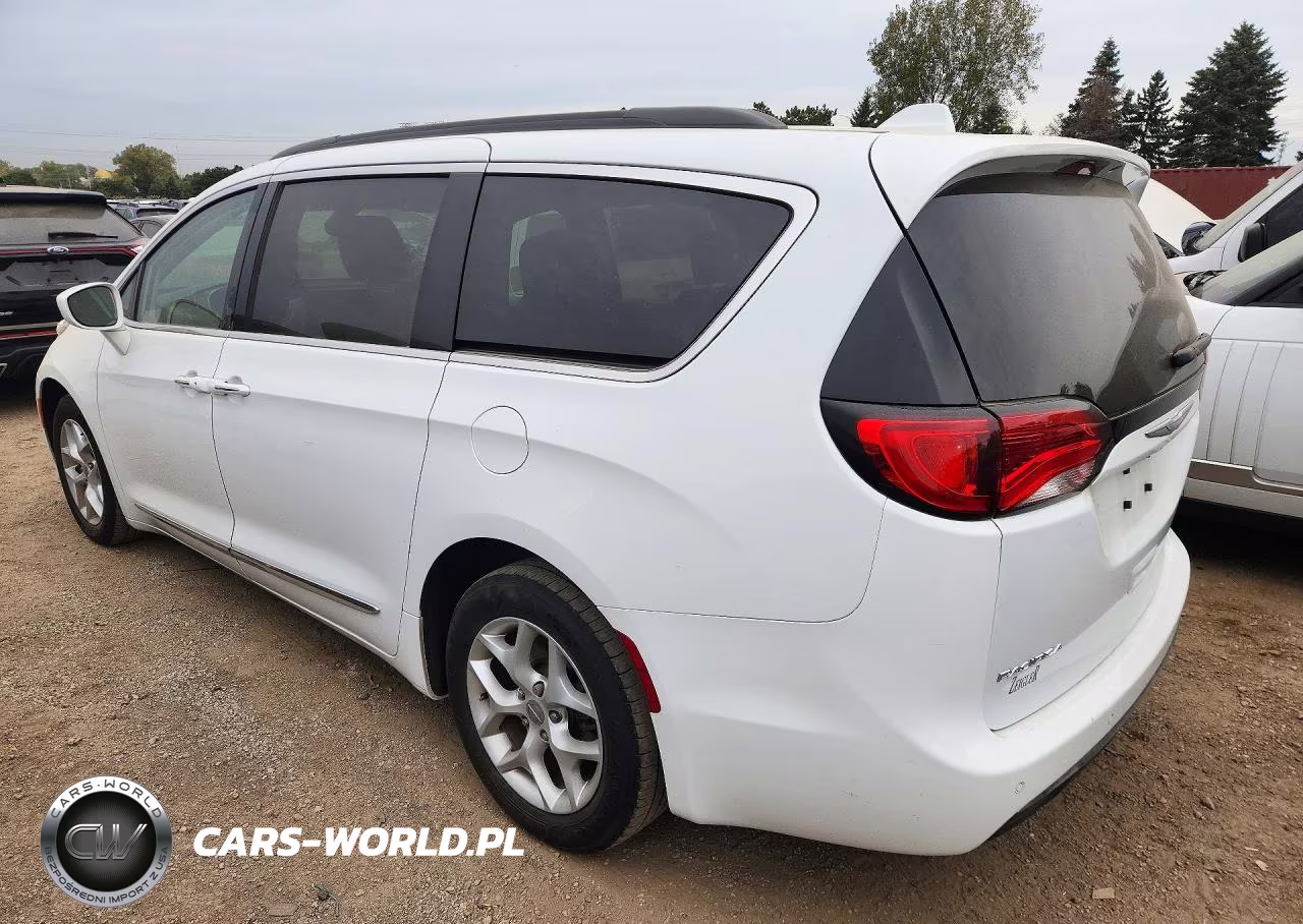 2017 Chrysler Pacifica Touring L VIN:2C4RC1BG0HR803617 - 2