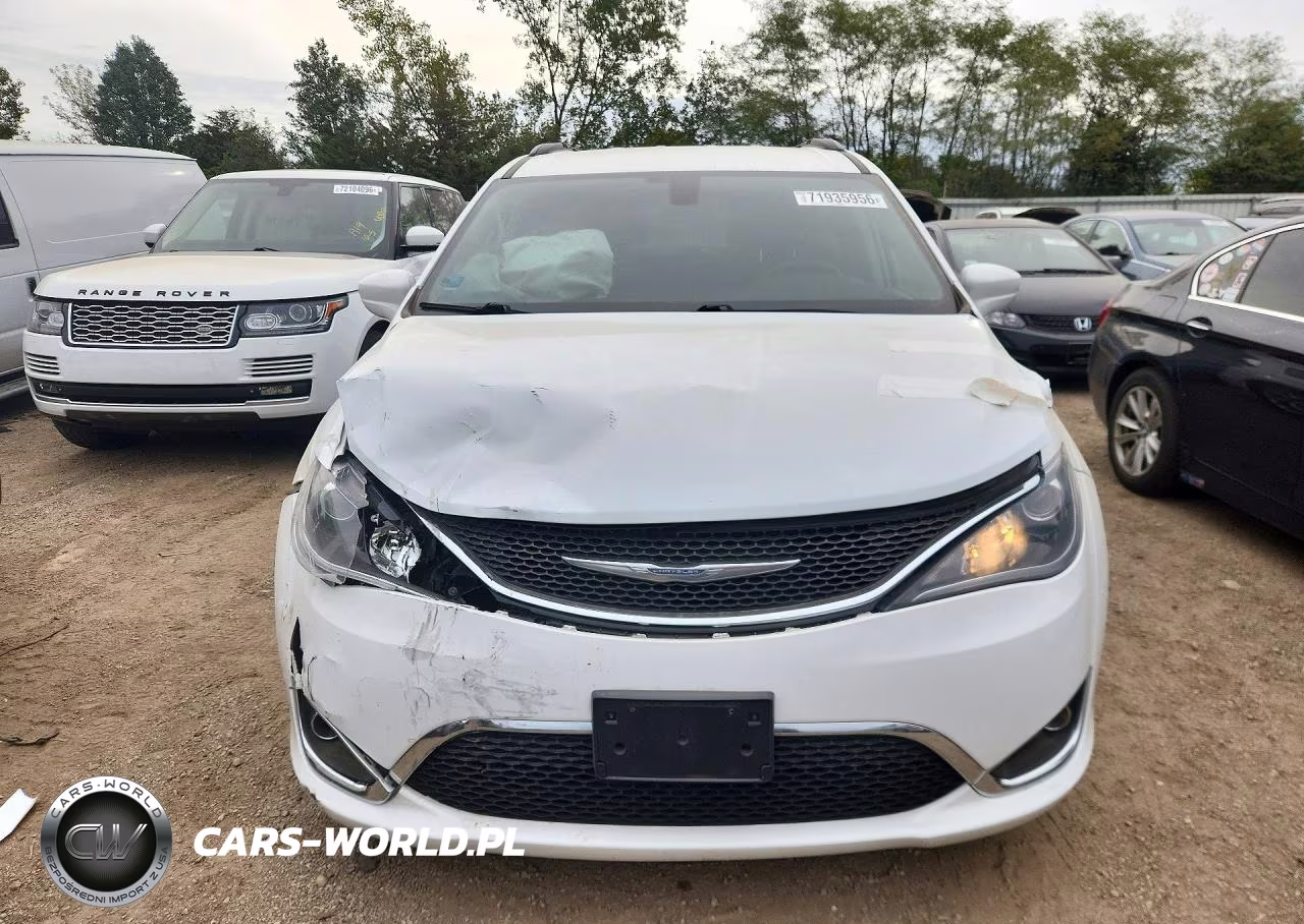 2017 Chrysler Pacifica Touring L VIN:2C4RC1BG0HR803617 - 5