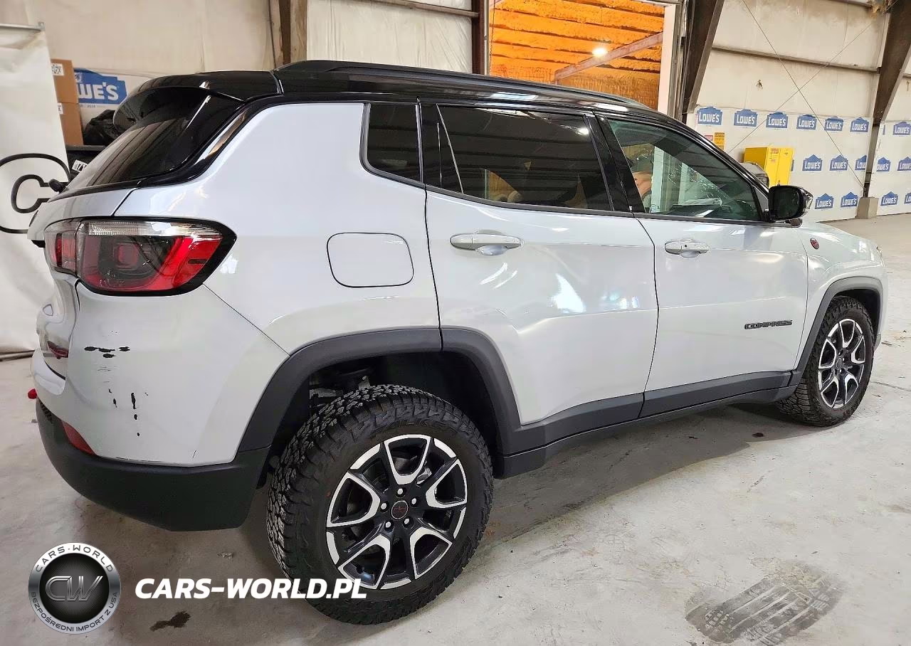 2026 Jeep Compass Trailhawk VIN:3C4NJDDN1TT186218 - 3