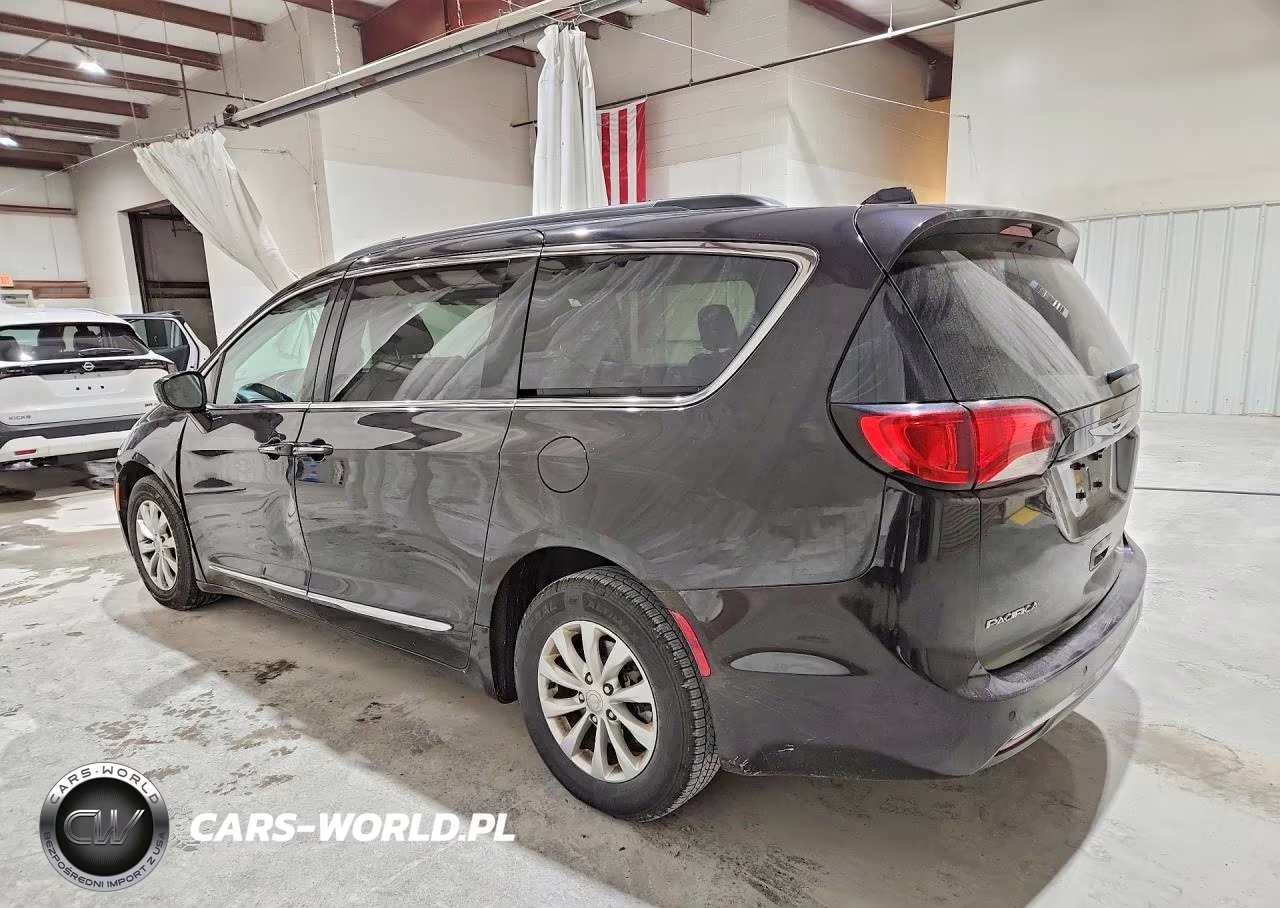 2017 Chrysler Pacifica Touring L VIN:2C4RC1BG4HR804916 - 2