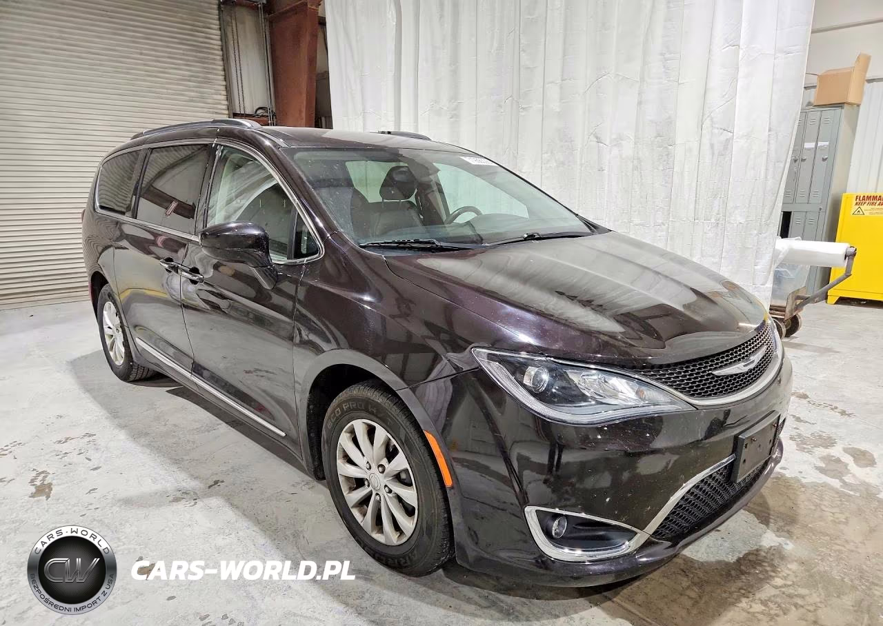2017 Chrysler Pacifica Touring L VIN:2C4RC1BG4HR804916 - 4