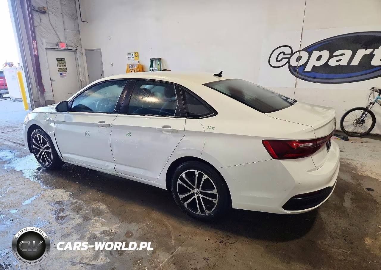 2025 Volkswagen Jetta Sport VIN:3VWBX7BU7SM030462 - 2