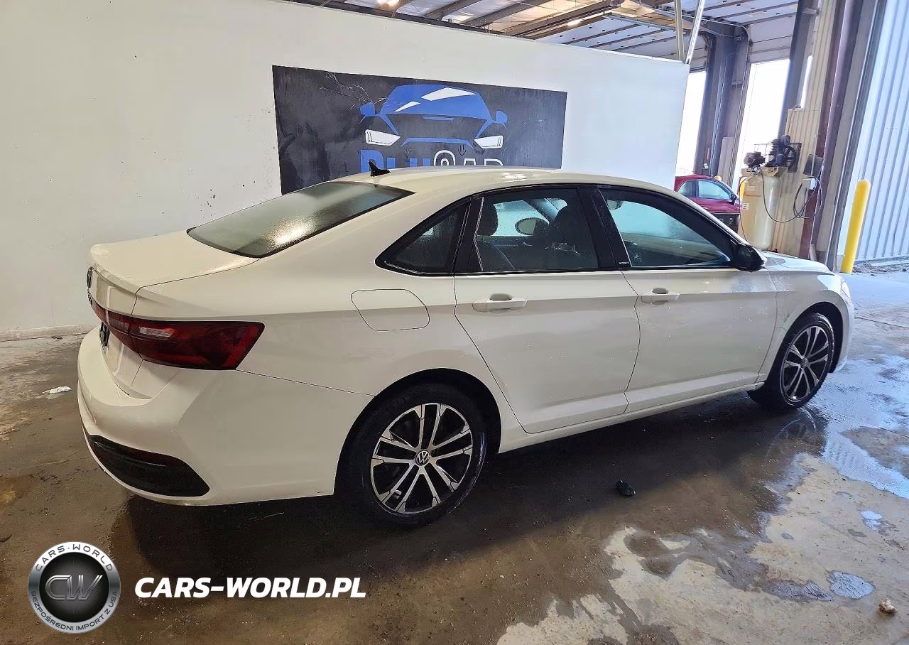 2025 Volkswagen Jetta Sport VIN:3VWBX7BU7SM030462 - 3