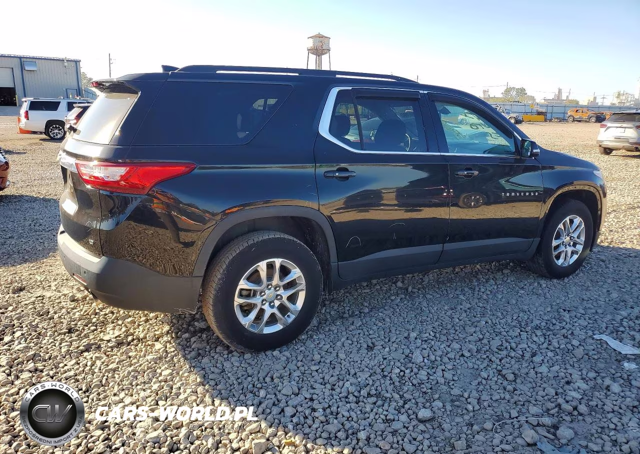 2019 Chevrolet Traverse Lt VIN:1GNERMKW5KJ242985 - 3