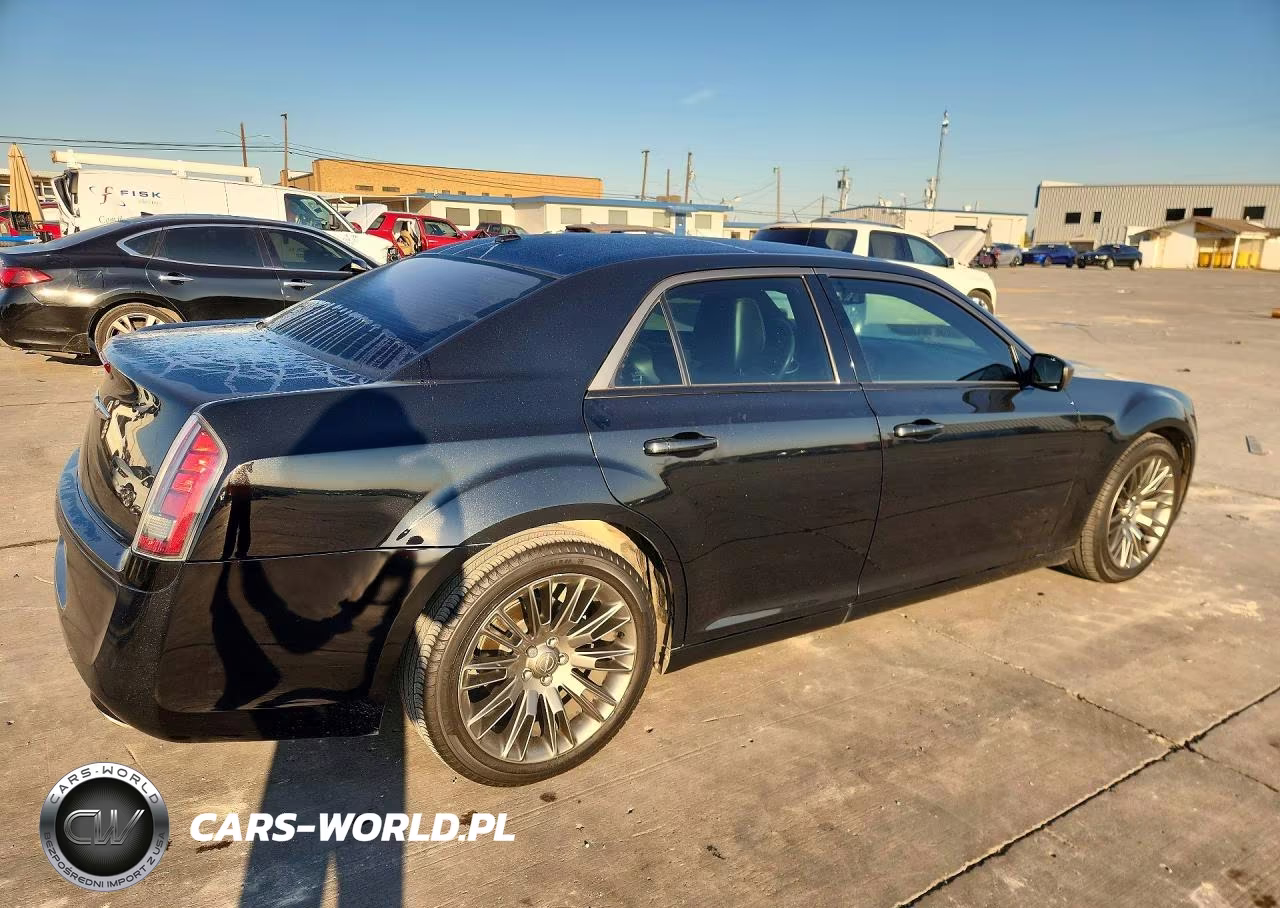 2013 Chrysler 300C Varvatos VIN:2C3CCADT5DH693491 - 3