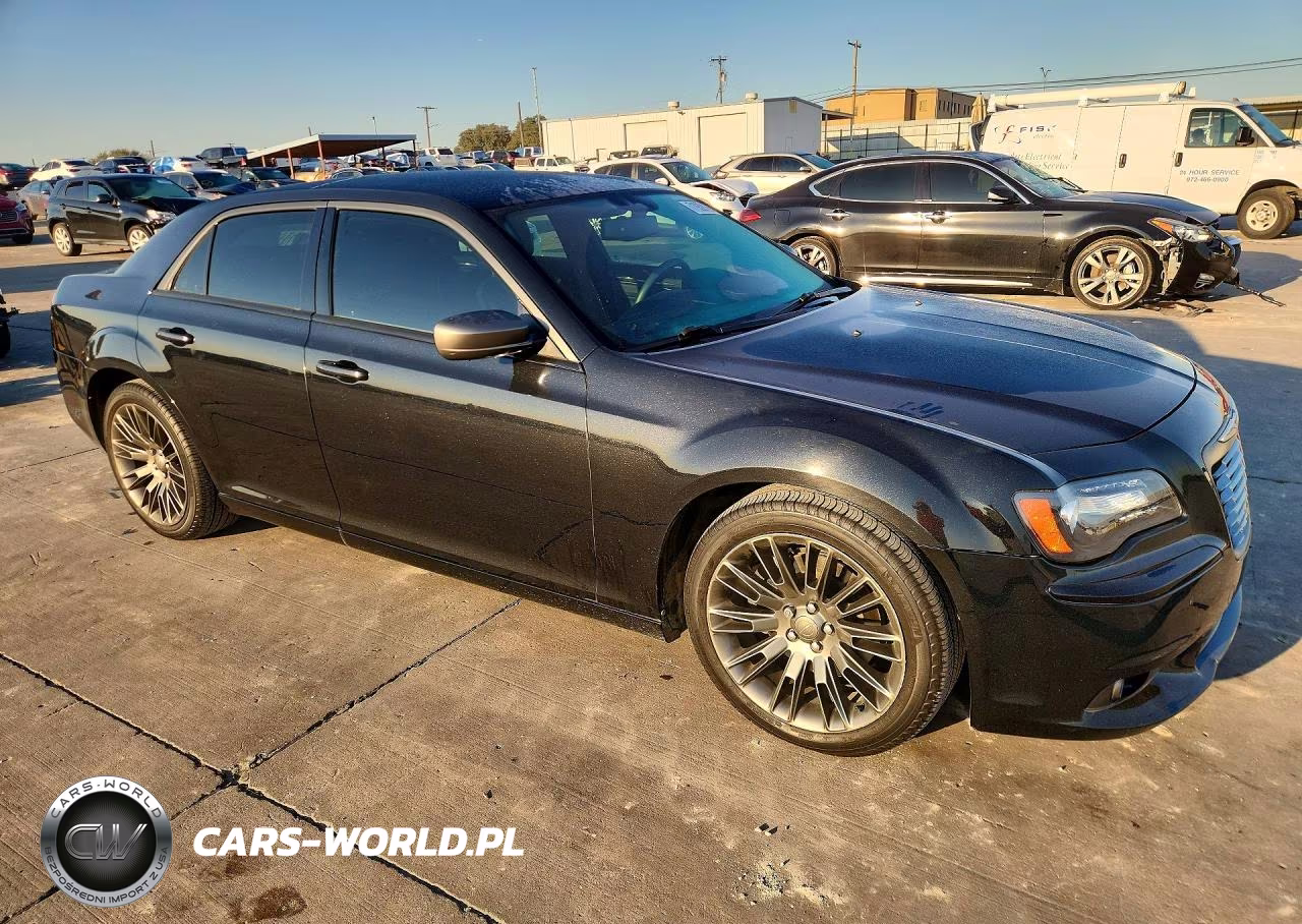 2013 Chrysler 300C Varvatos VIN:2C3CCADT5DH693491 - 4