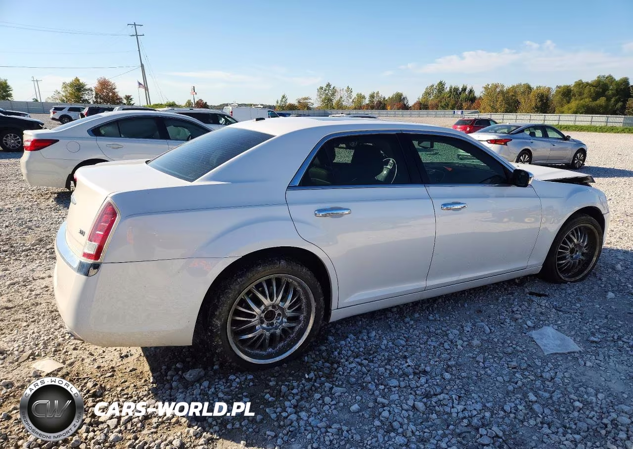 2012 Chrysler 300 Limited VIN:2C3CCAHG3CH184334 - 3