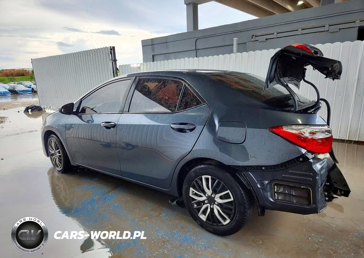 2018 Toyota Corolla Le VIN:2T1BURHE1JC074195 - 2