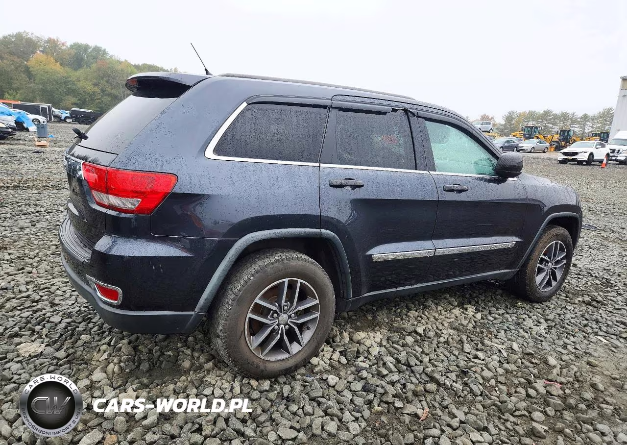 2013 Jeep Grand Cherokee Laredo VIN:1C4RJFAG9DC641171 - 3