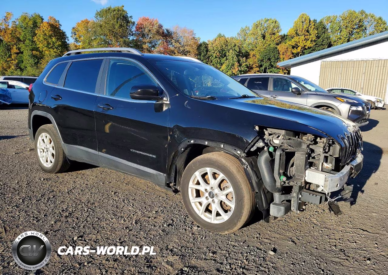 2017 Jeep Cherokee Latitude VIN:1C4PJLCS2HD221484 - 4