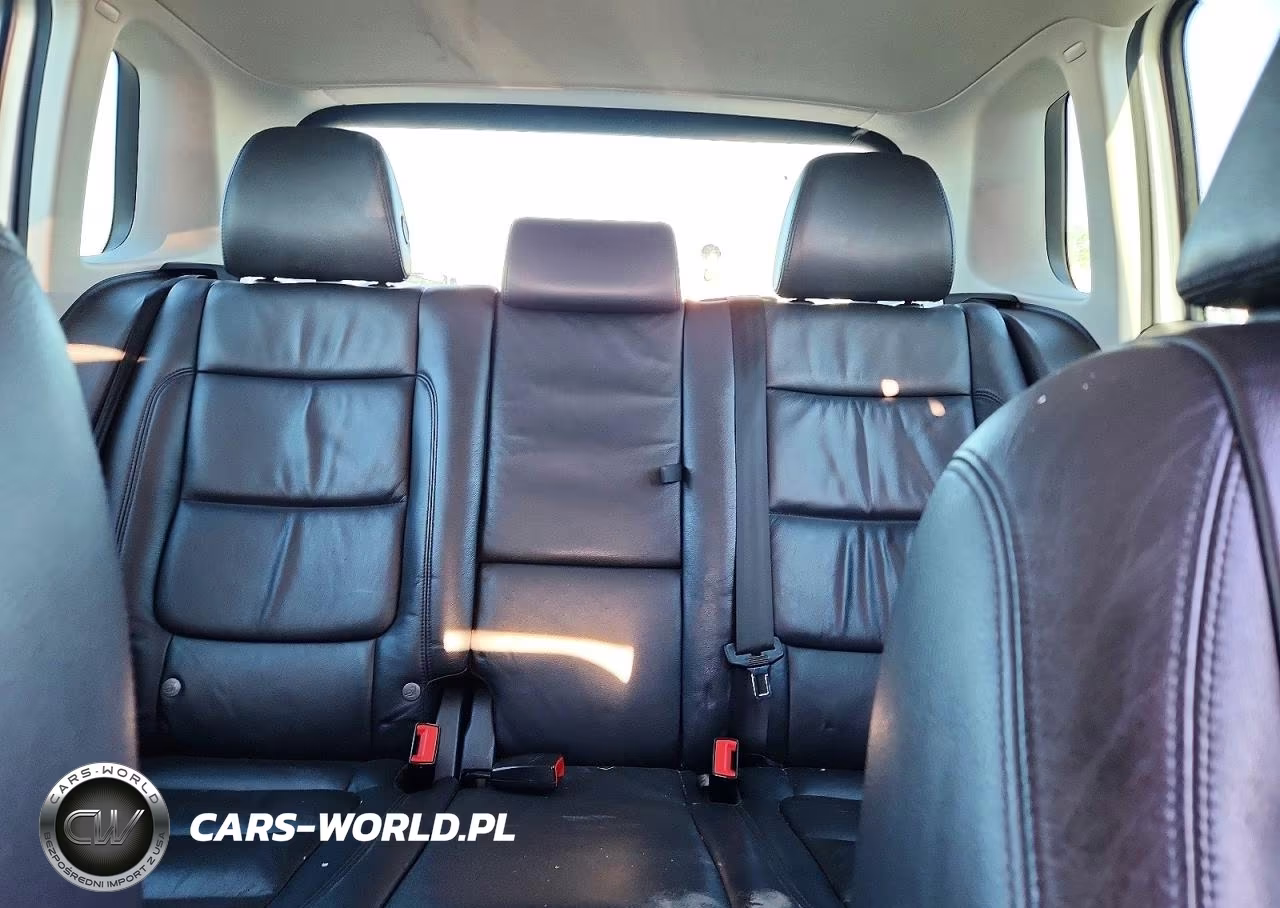 2017 Volkswagen Tiguan Sport VIN:WVGUV7AX4HK030914 - 10
