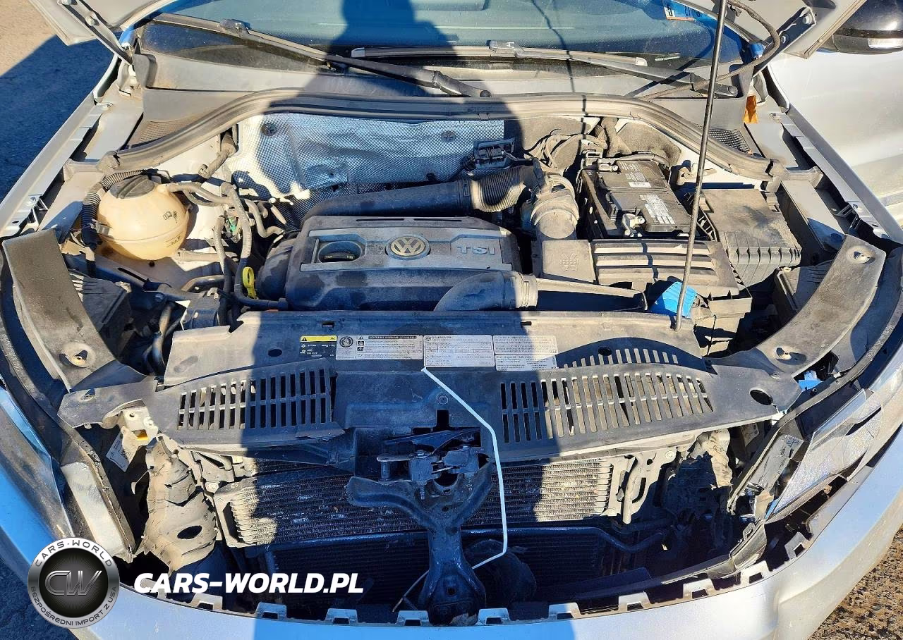 2017 Volkswagen Tiguan Sport VIN:WVGUV7AX4HK030914 - 12