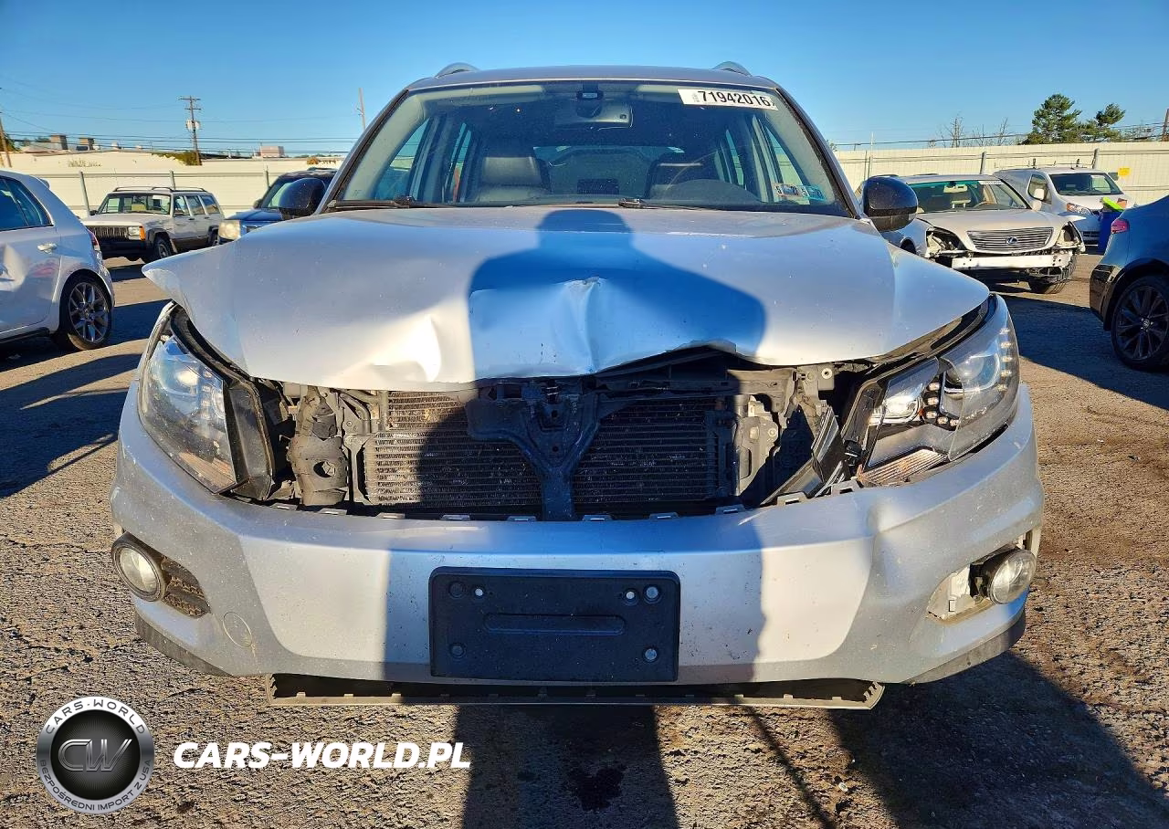 2017 Volkswagen Tiguan Sport VIN:WVGUV7AX4HK030914 - 5