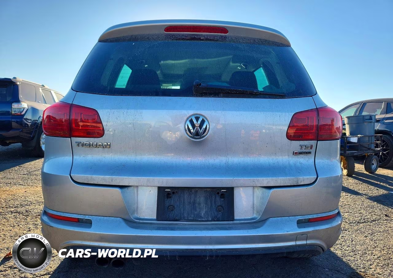 2017 Volkswagen Tiguan Sport VIN:WVGUV7AX4HK030914 - 6
