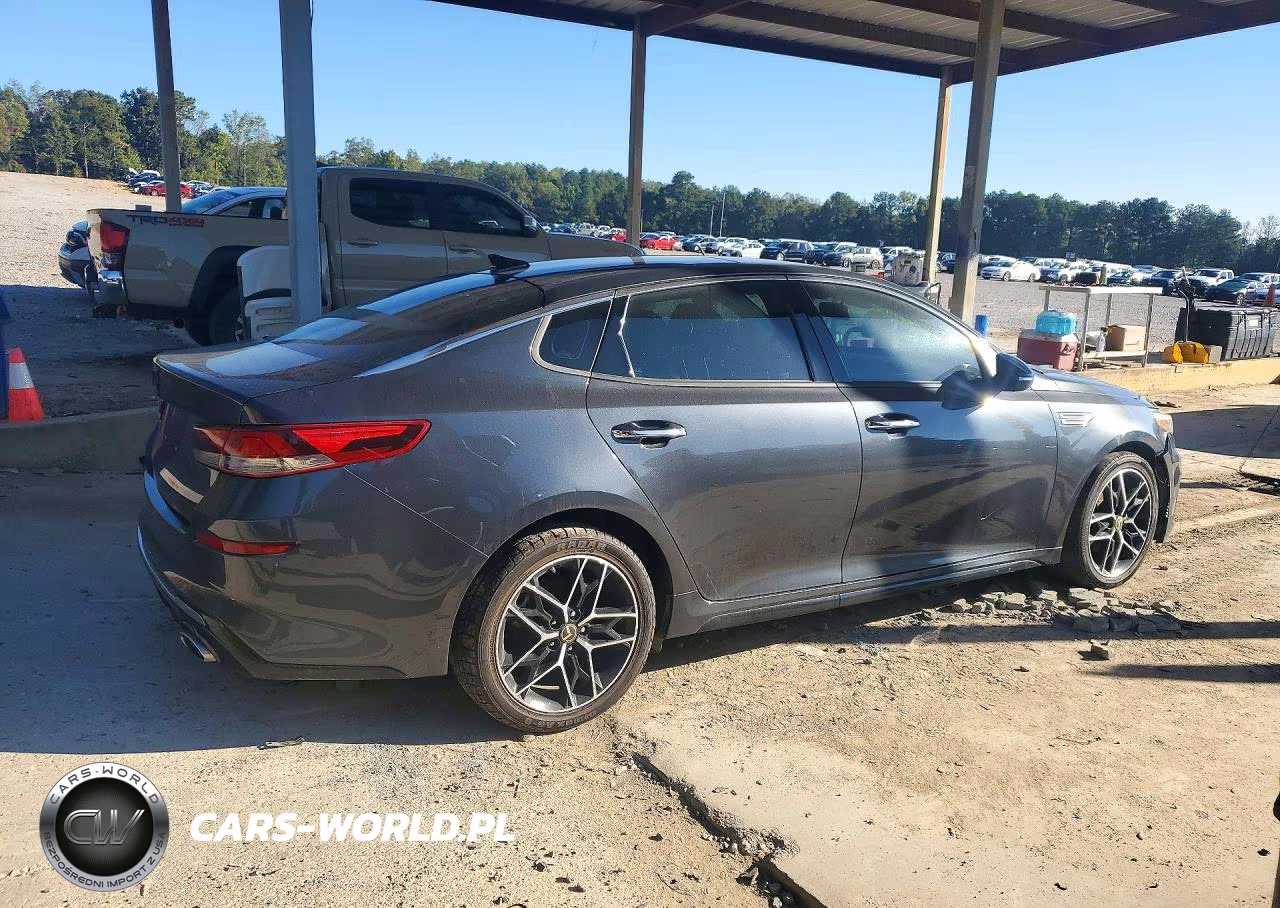 2020 Kia Optima Special Edition VIN:5XXGT4L33LG438209 - 3