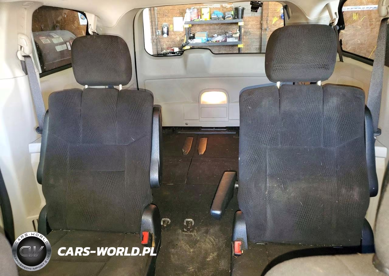 2013 Dodge Grand Caravan Sxt VIN:2C4RDGCG0DR738700 - 10