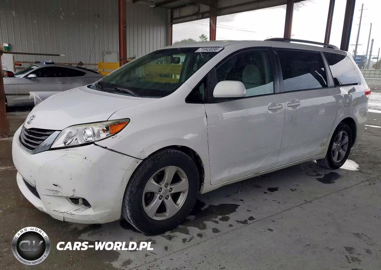 2014 Toyota Sienna Le
