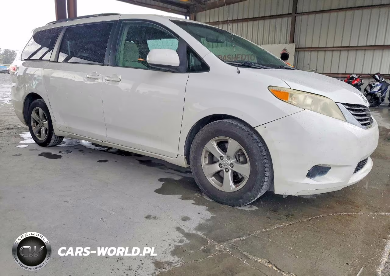 2014 Toyota Sienna Le VIN:5TDKK3DC2ES525297 - 4