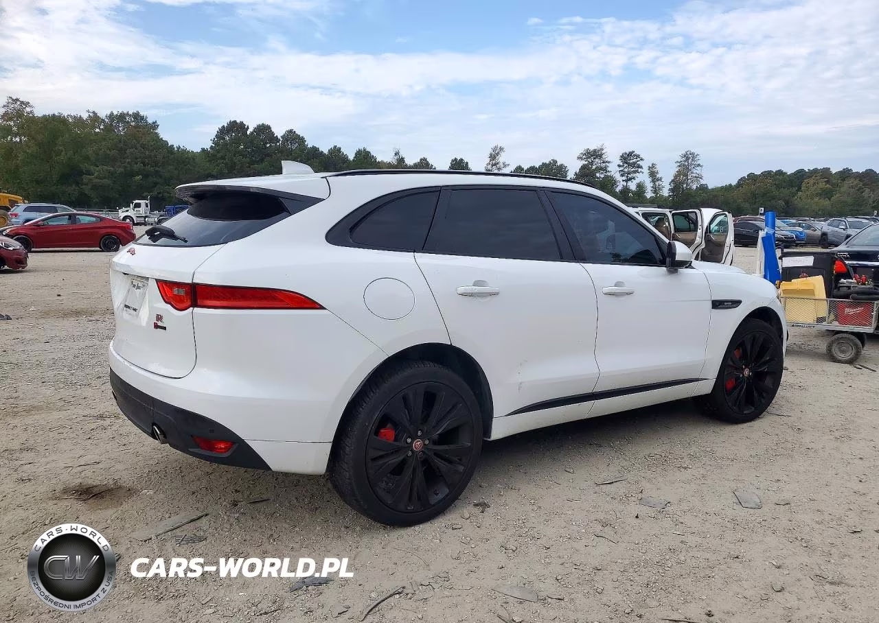 2017 Jaguar F-Pace R - Sport VIN:SADCL2BV0HA090107 - 3