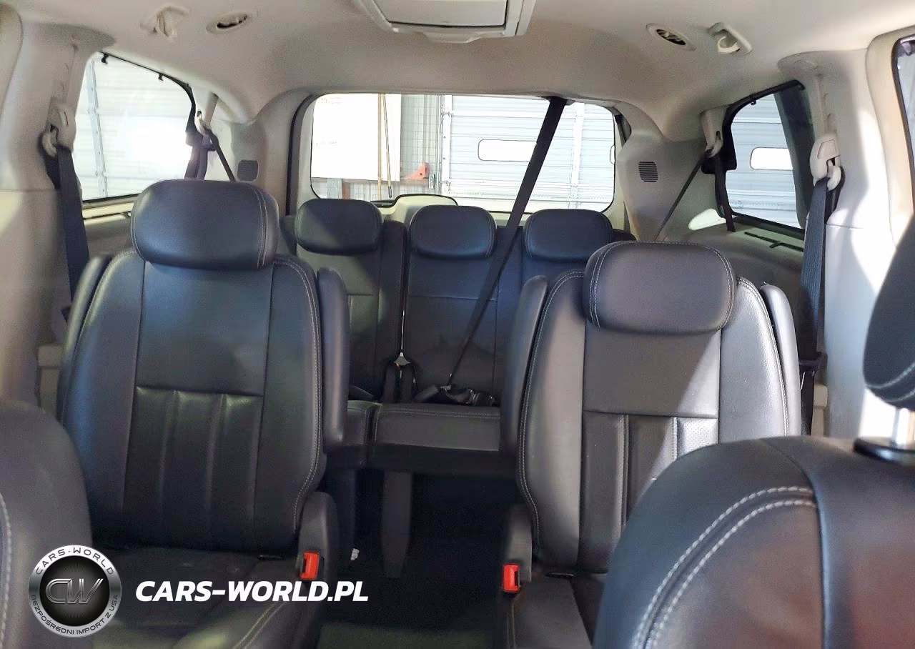 2009 Chrysler Town & Country Touring VIN:2A8HR54109R661130 - 10