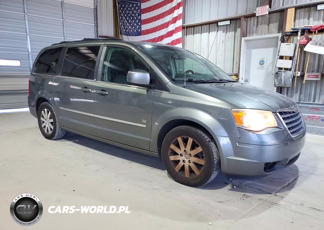 2009 Chrysler Town & Country Touring VIN:2A8HR54109R661130 - 4