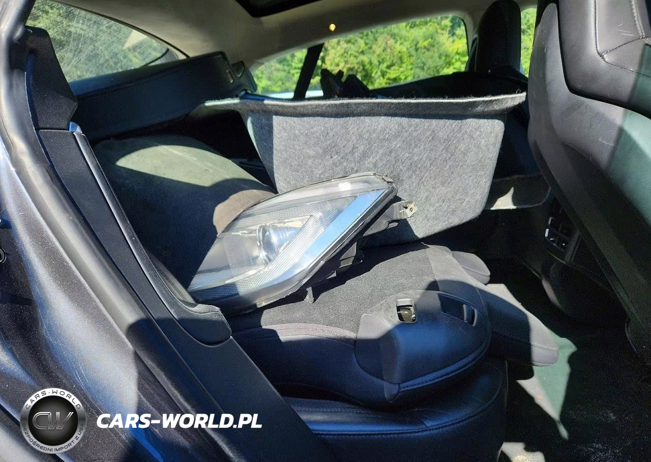 2015 Tesla Model S 70D VIN:5YJSA1S26FF090744 - 10