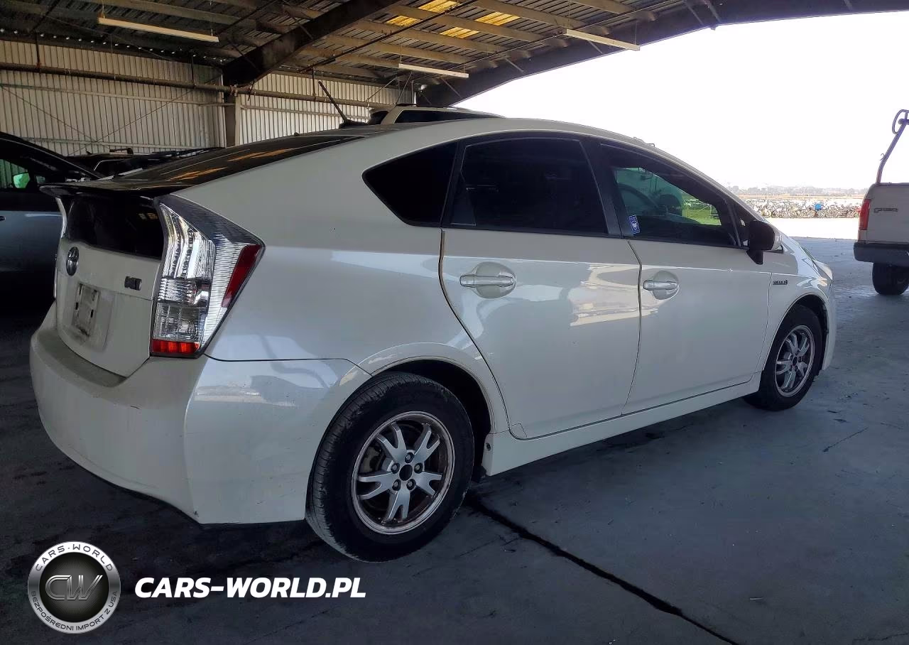 2011 Toyota Prius Two VIN:JTDKN3DU9B5349768 - 3