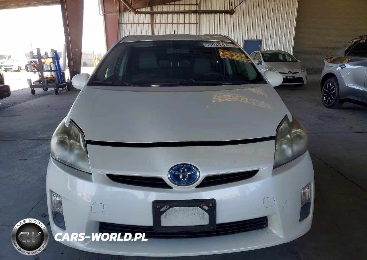 2011 Toyota Prius Two VIN:JTDKN3DU9B5349768 - 5