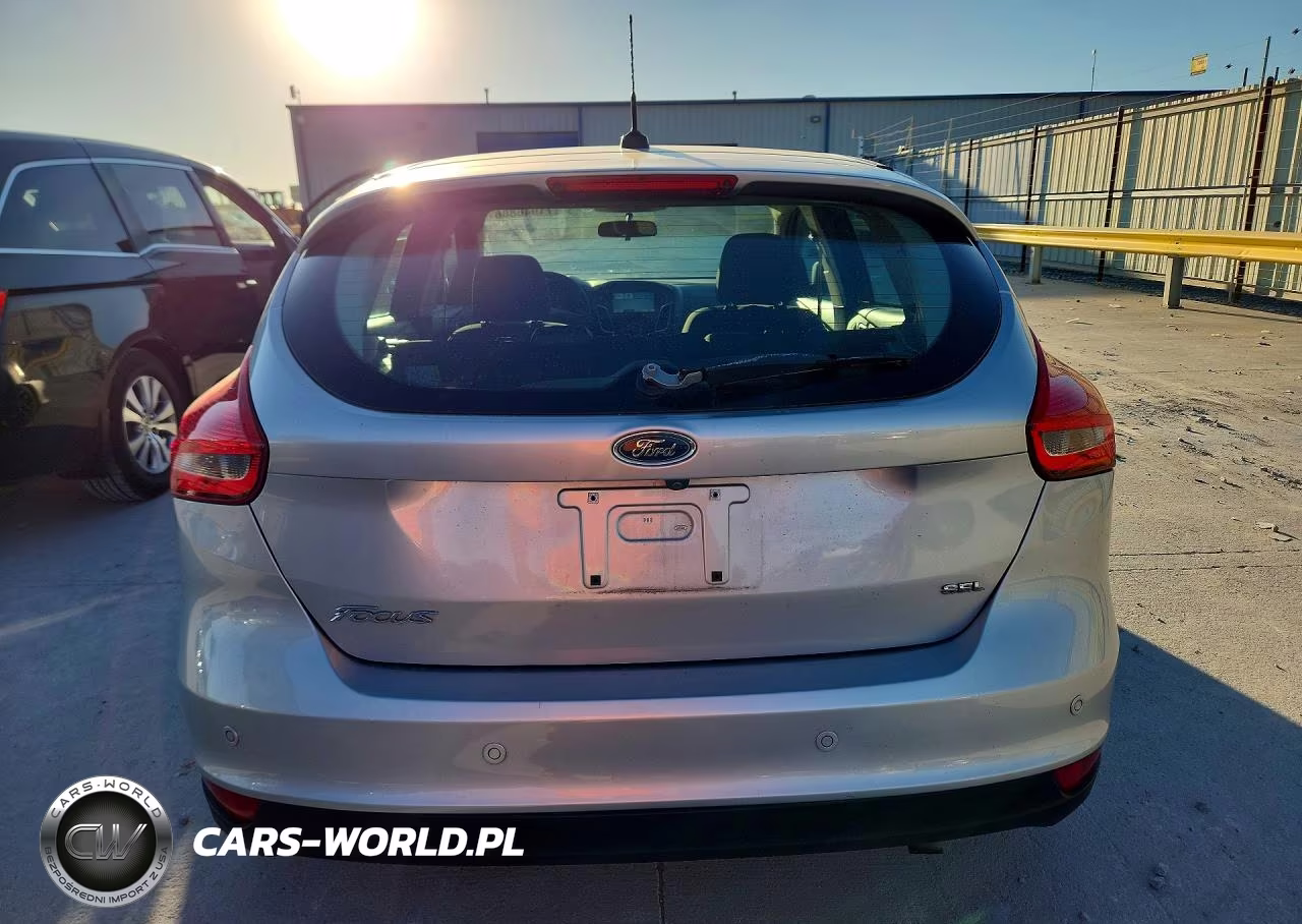 2017 Ford Focus Sel VIN:1FADP3M27HL276542 - 6