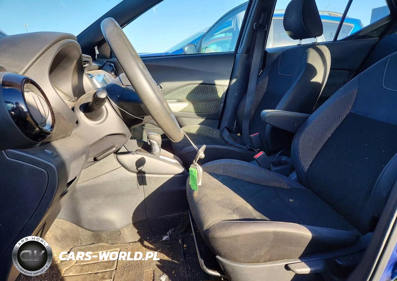 2019 Nissan Kicks Sv VIN:3N1CP5CU4KL517296 - 7