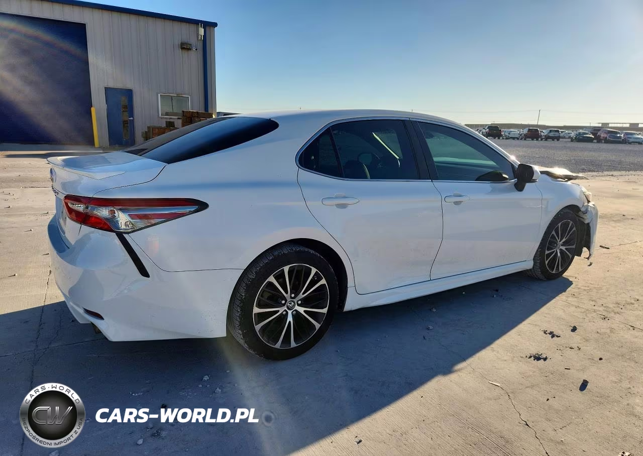2018 Toyota Camry Se VIN:4T1B11HK6JU037299 - 3