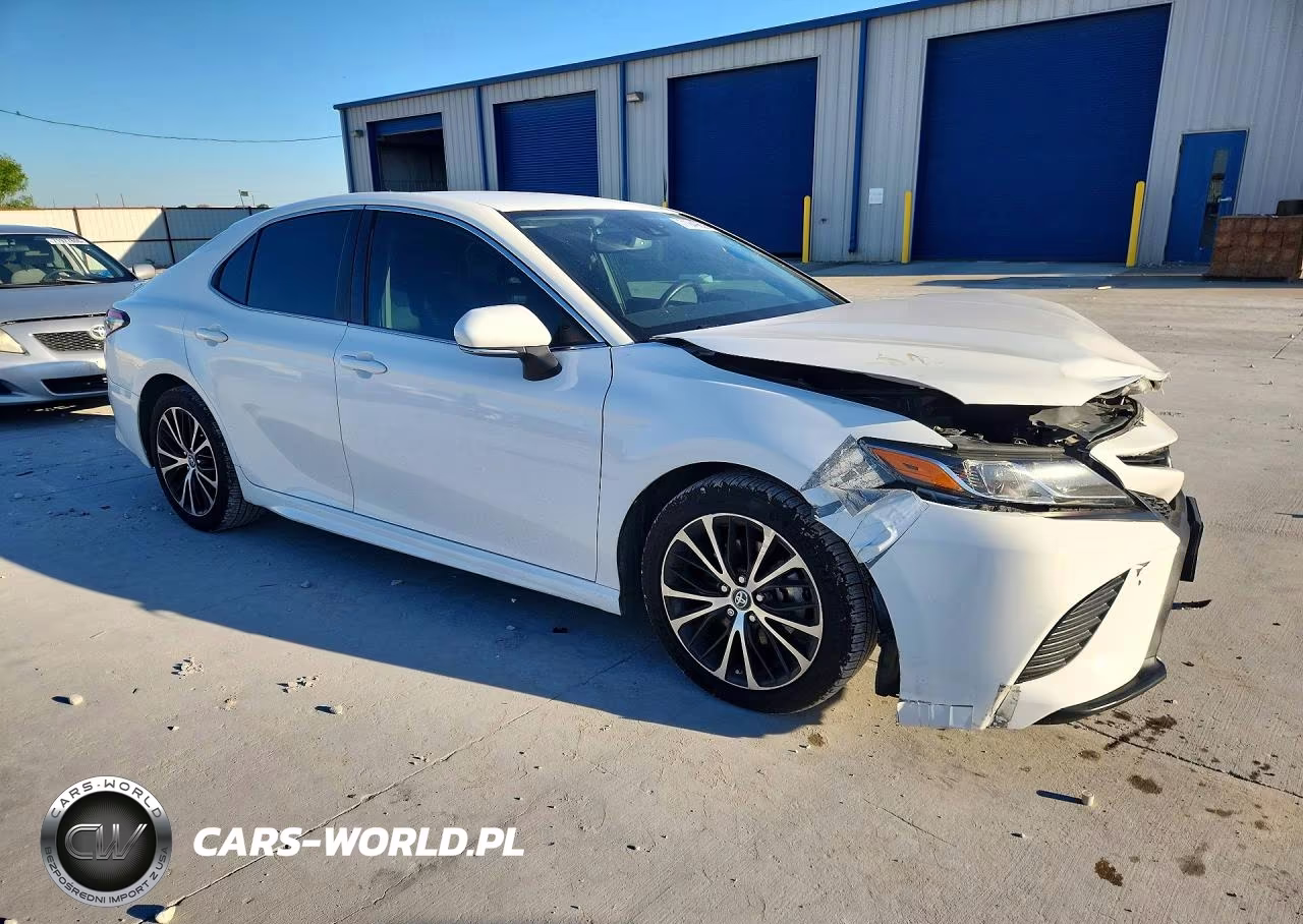 2018 Toyota Camry Se VIN:4T1B11HK6JU037299 - 4